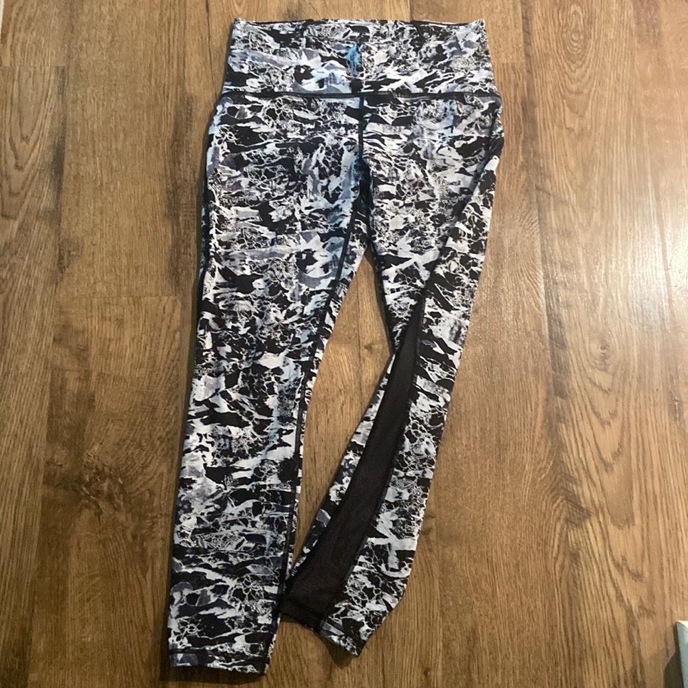 EUC Lululemon train times leggings
